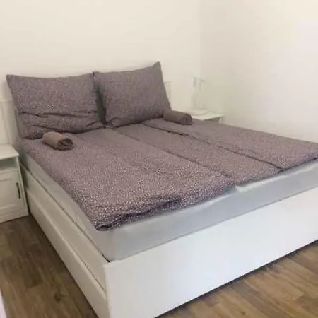 In 54649 アパート バラトンレッレ